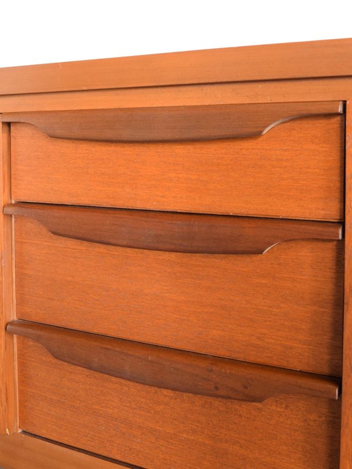 ビンテージ家具の木目