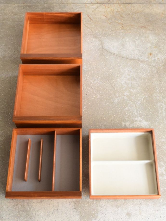 ビンテージサイドボードの引き出し