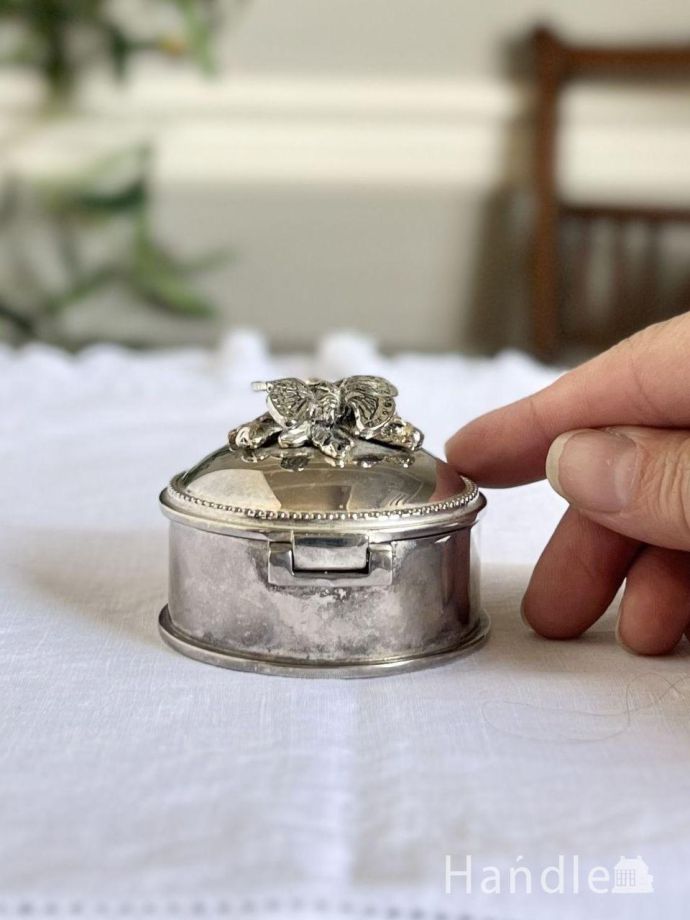 英国アンティークの小物入れ