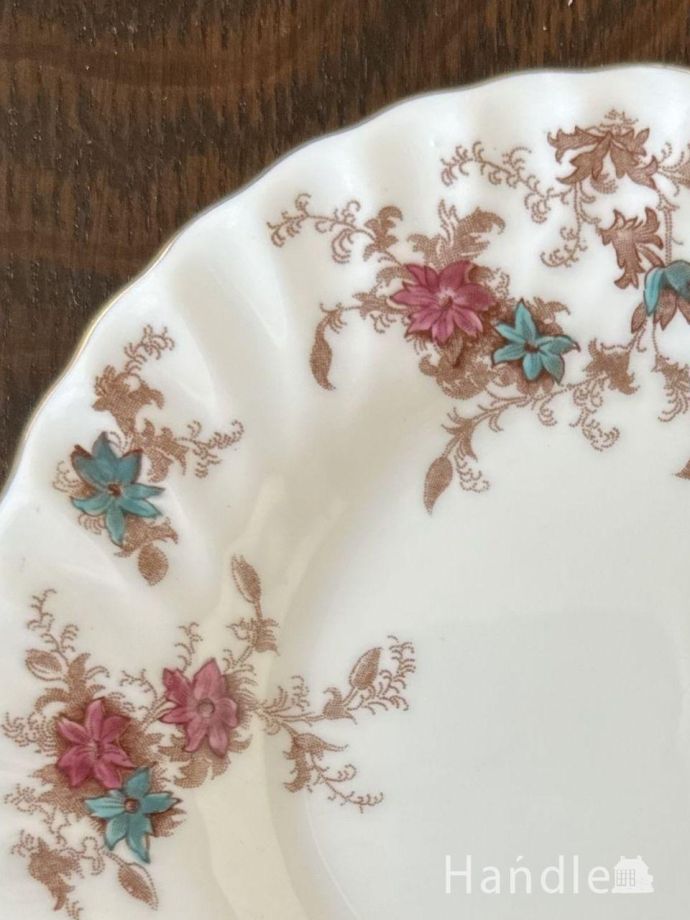 イギリスのカップ＆ソーサー(トリオ)