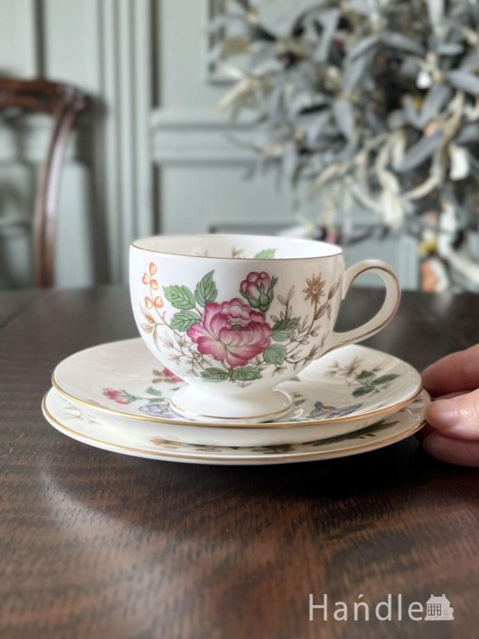 アンティークのカップ＆ソーサー