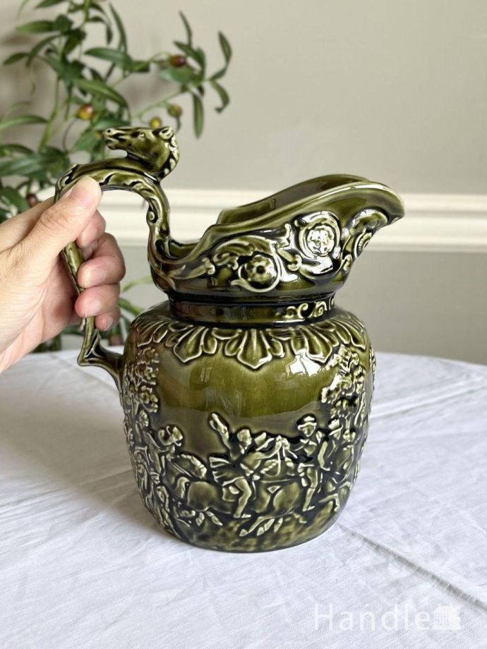 陶磁器のウォータージャグ