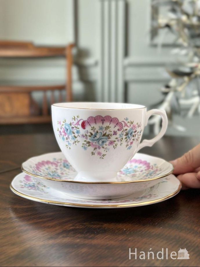 アンティークのカップ＆ソーサー