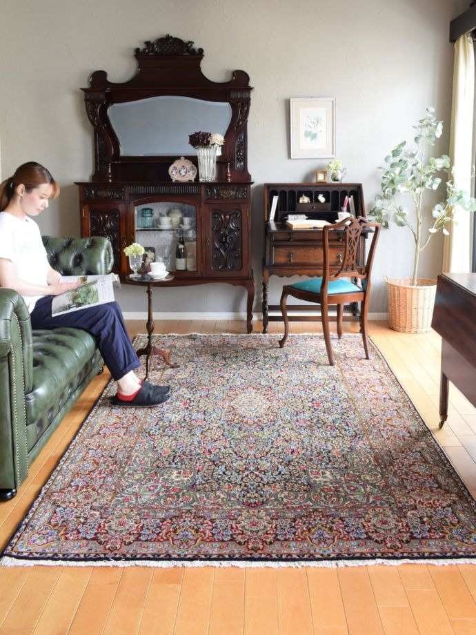 ビンテージのおしゃれな絨毯