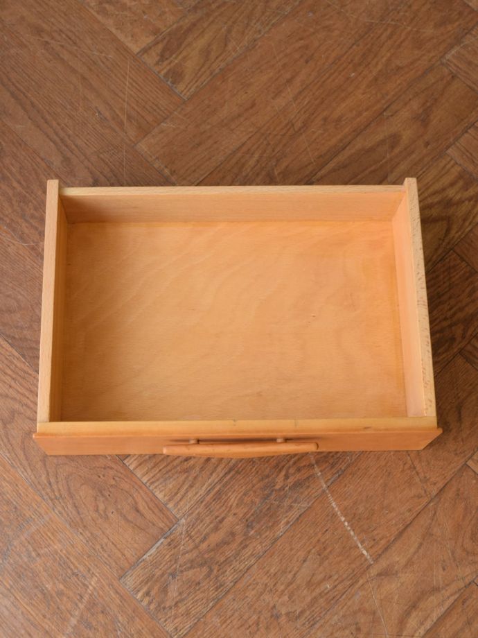 チェストの引き出し