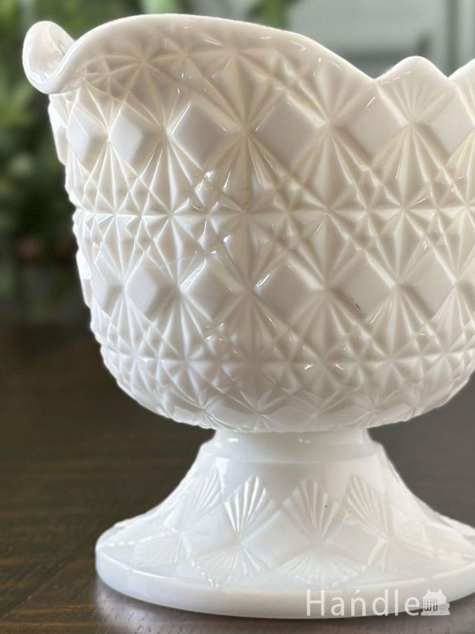 アンティークガラスのミルクピッチャー