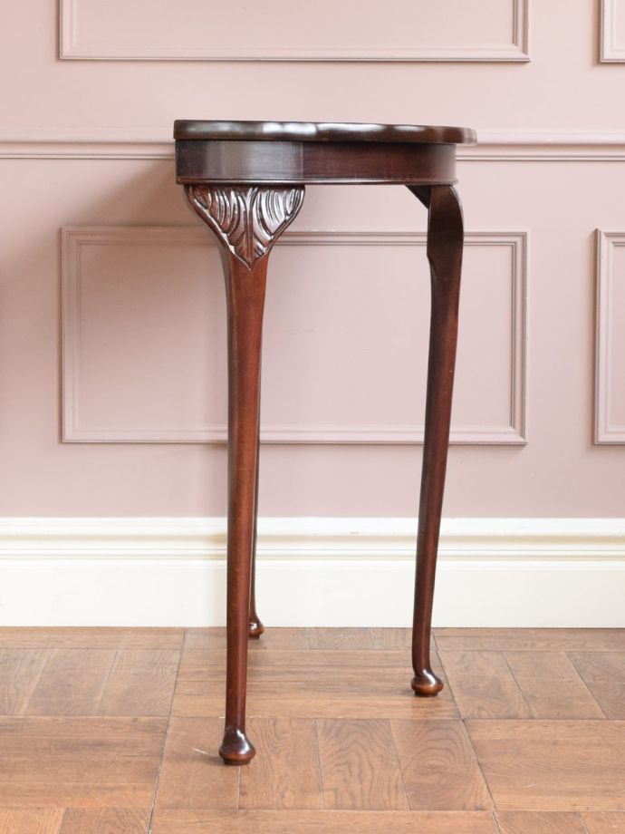 コンソールテーブルの側面