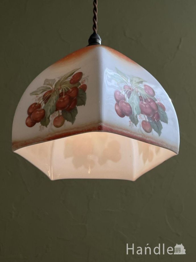 アンティーク照明の美しい灯り