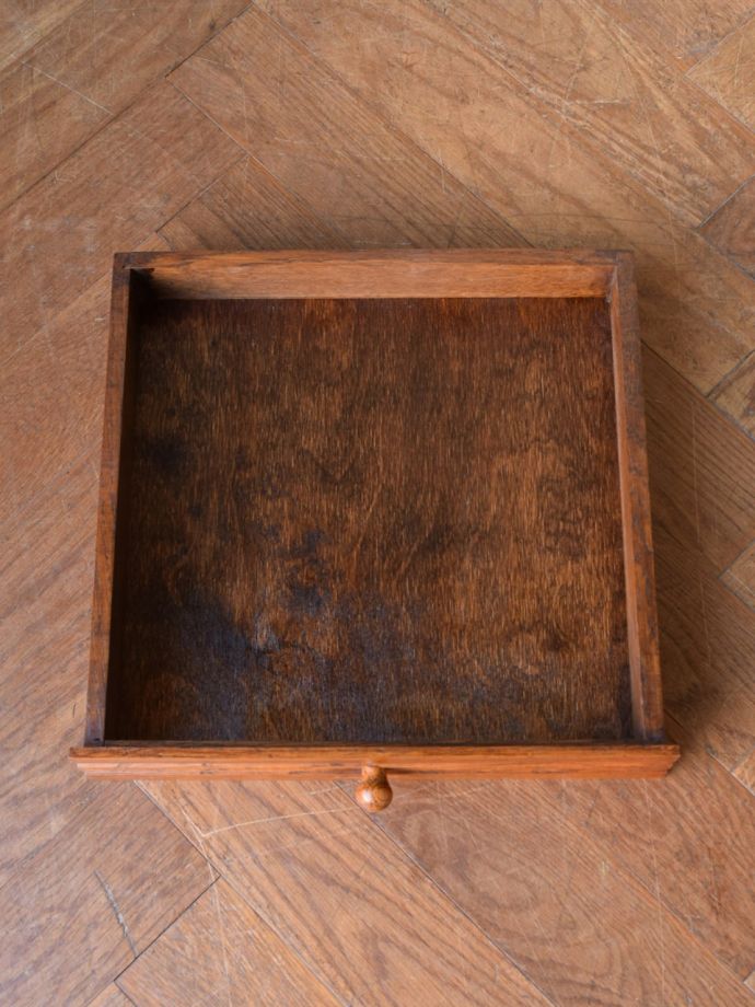 アンティークワゴンの引き出し