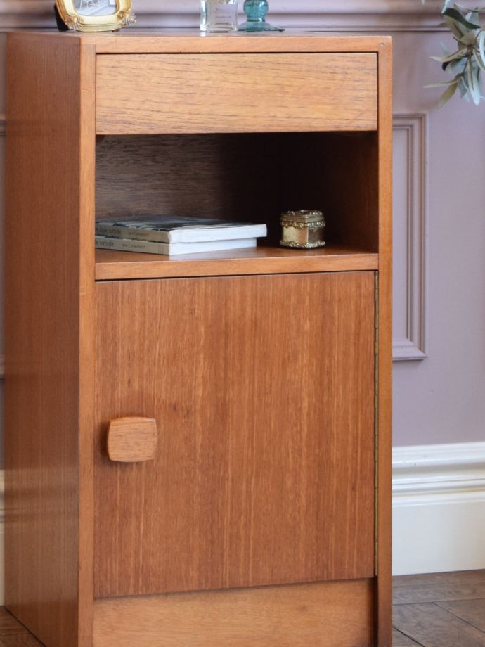 ビンテージキャビネットの扉