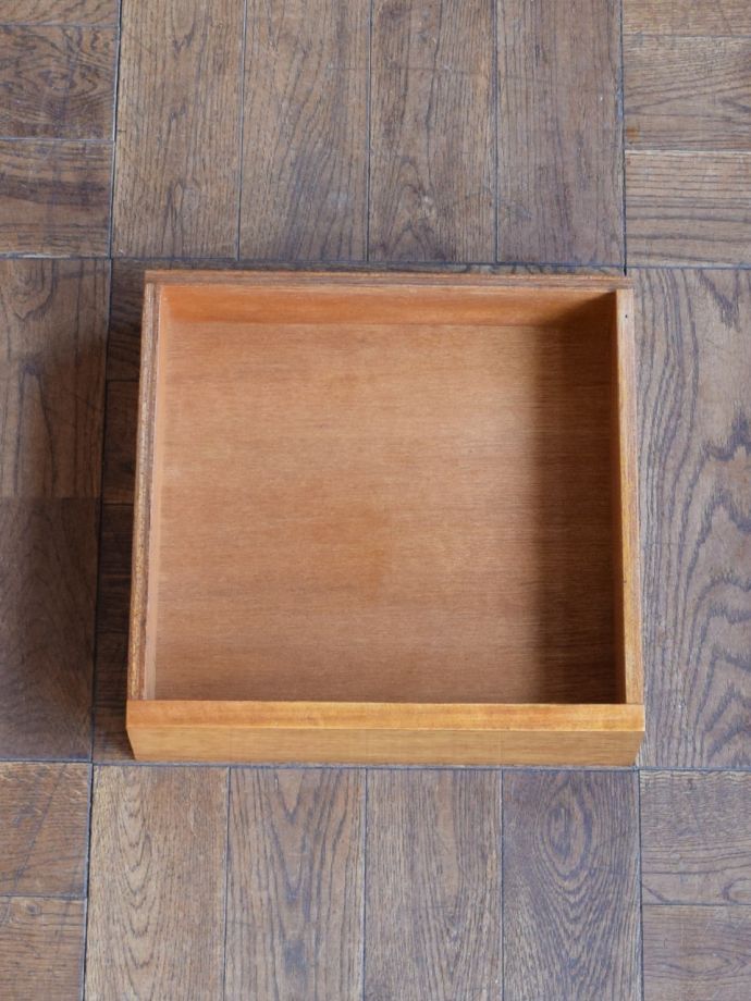 サイドチェストの引き出し