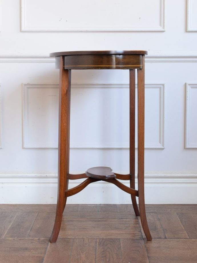 アンティーク家具の側面