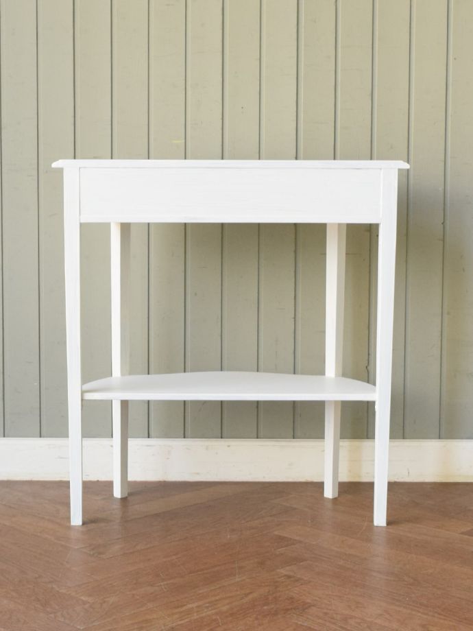 コンソールテーブルの後ろ姿