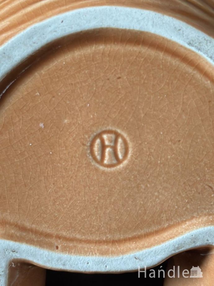 フラワーベースのバックスタンプ