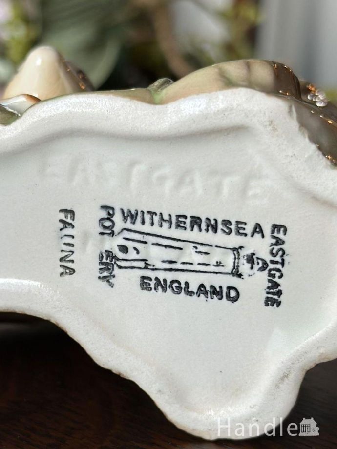 フラワーベースのバックスタンプ