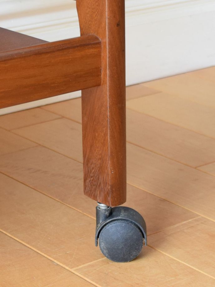 ビンテージワゴンの脚