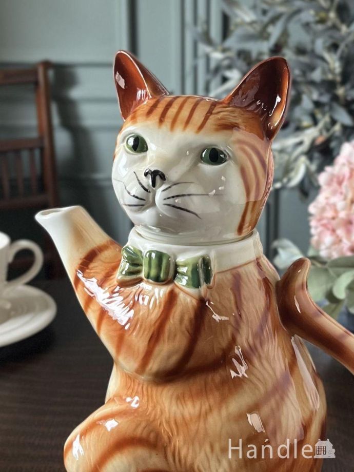 アンティークのティーポット