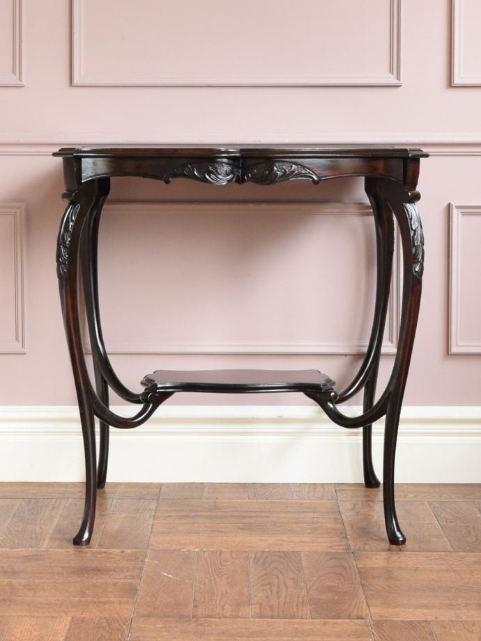 オケージョナルテーブルの側面