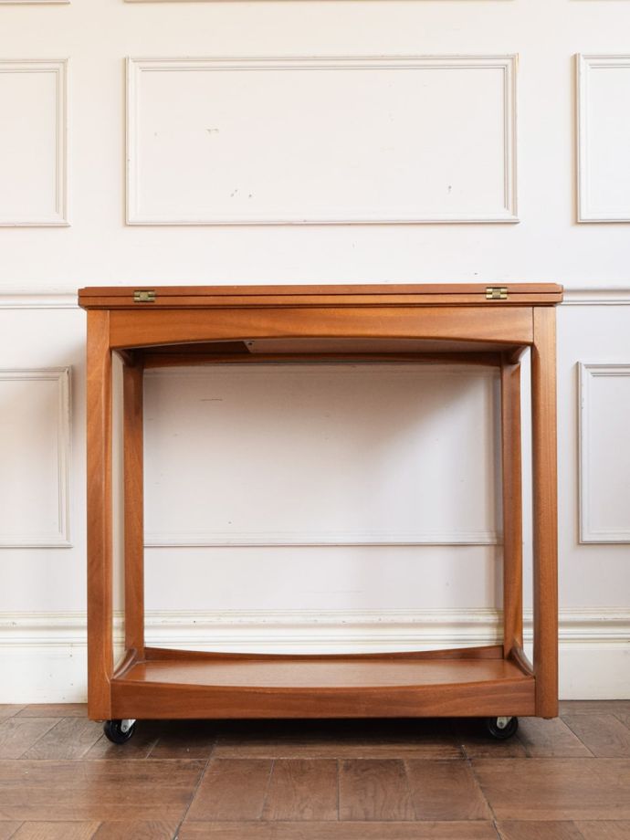 ビンテージ家具の側面