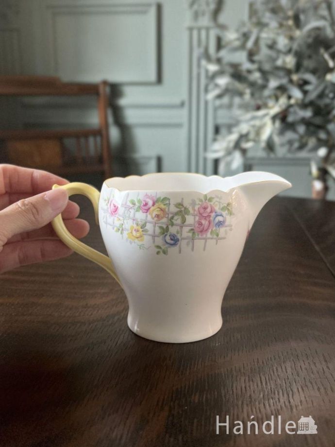 陶磁器のミルクピッチャー