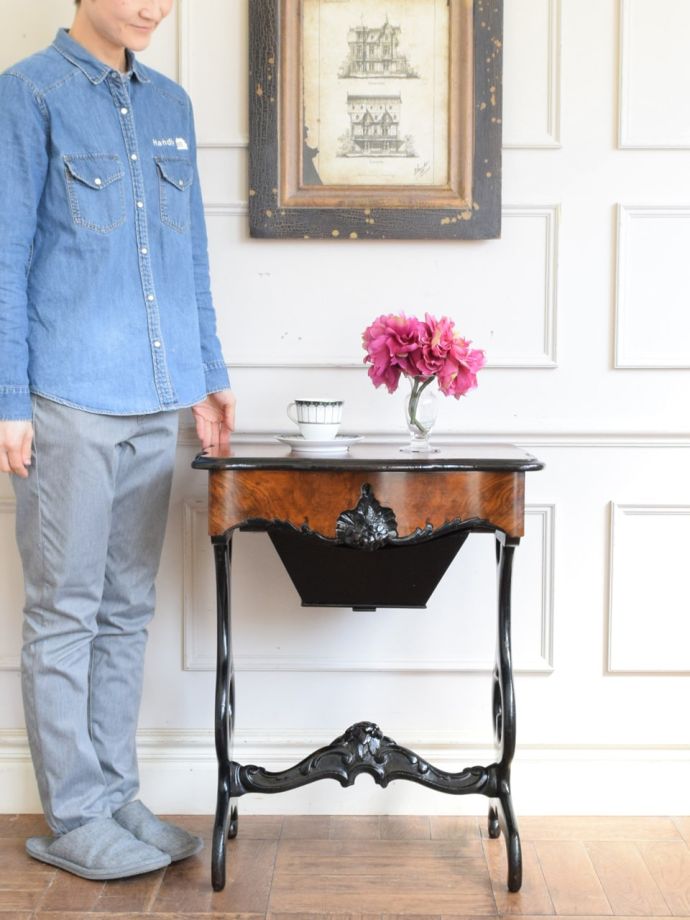 アンティークのソーイングボックス