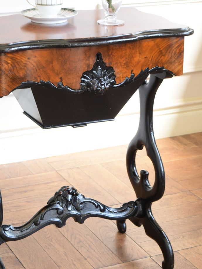 アンティーク家具の美しさ