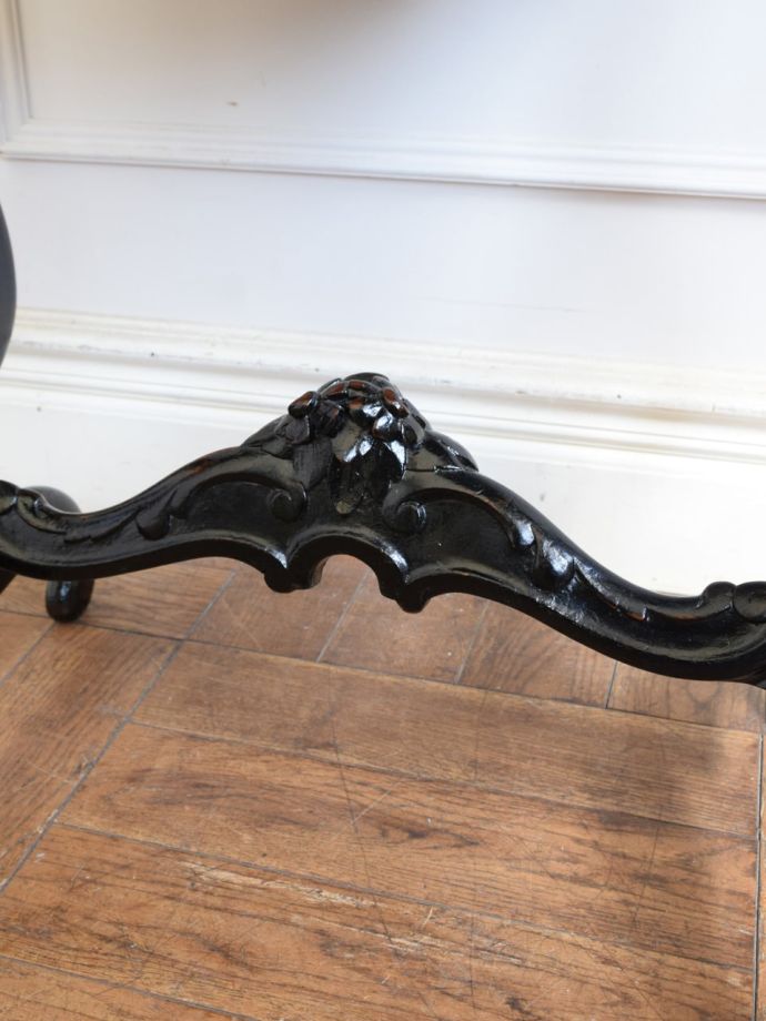 アンティークらしい彫