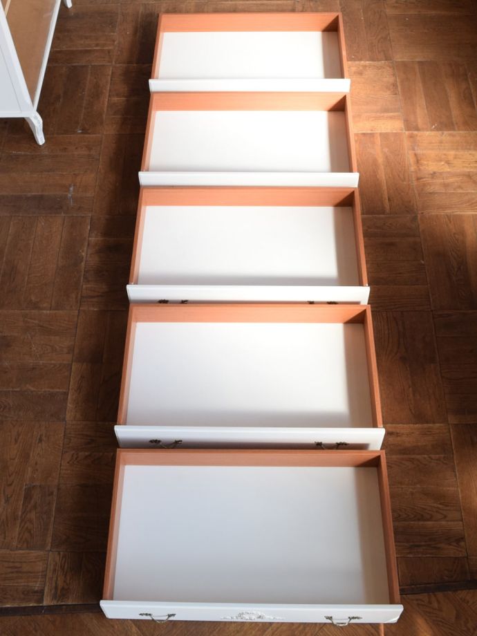 チェストの引き出し