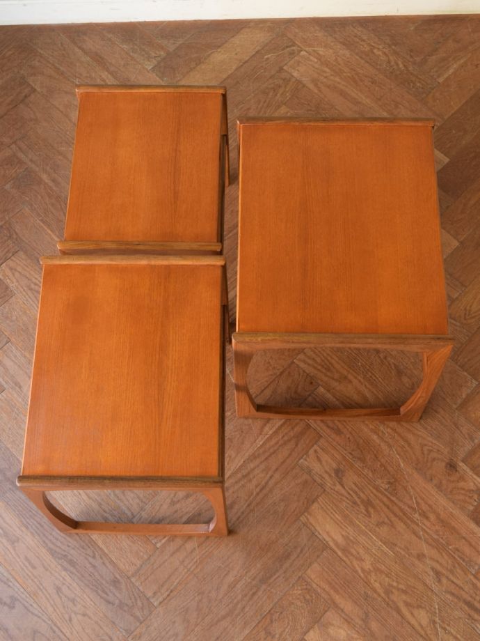 G-PLANのネストテーブルの天板