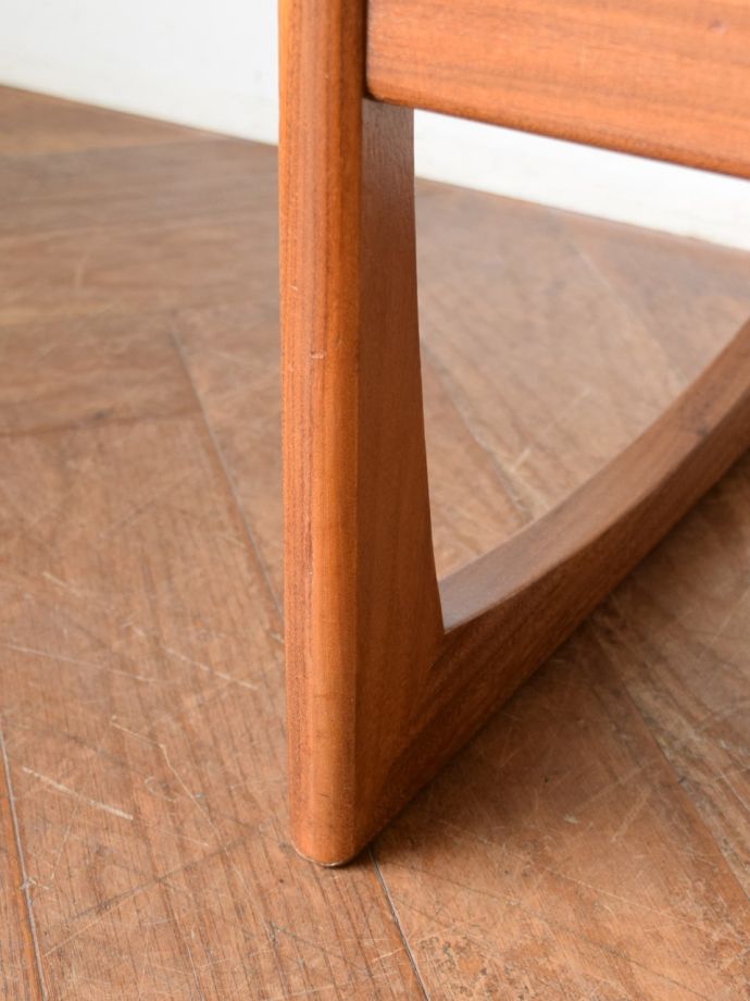 G-PLANのテーブルの足