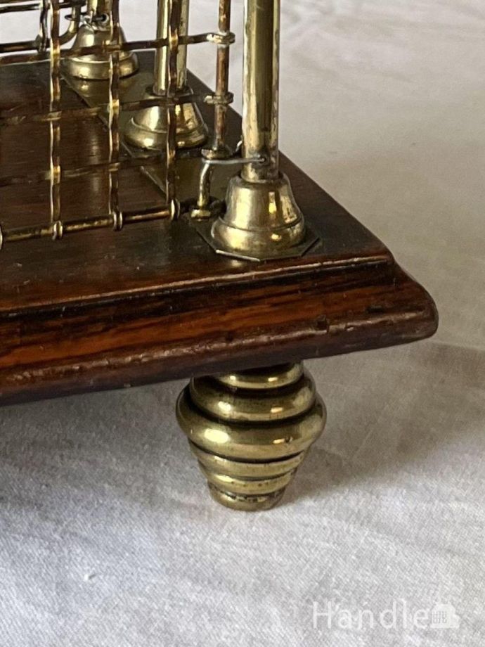 マガジンラックの脚