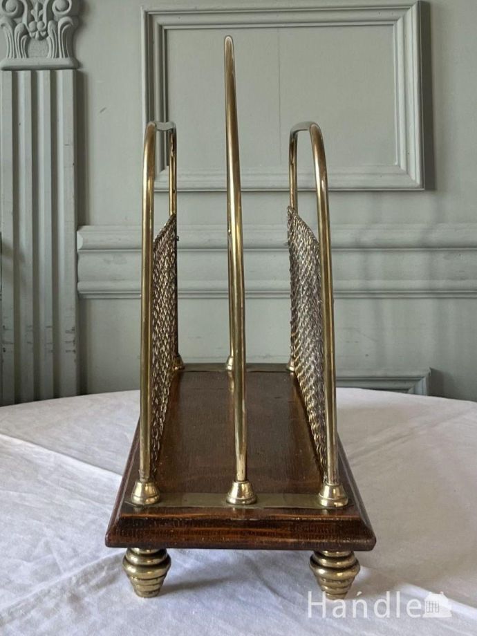 マガジンラックの側面