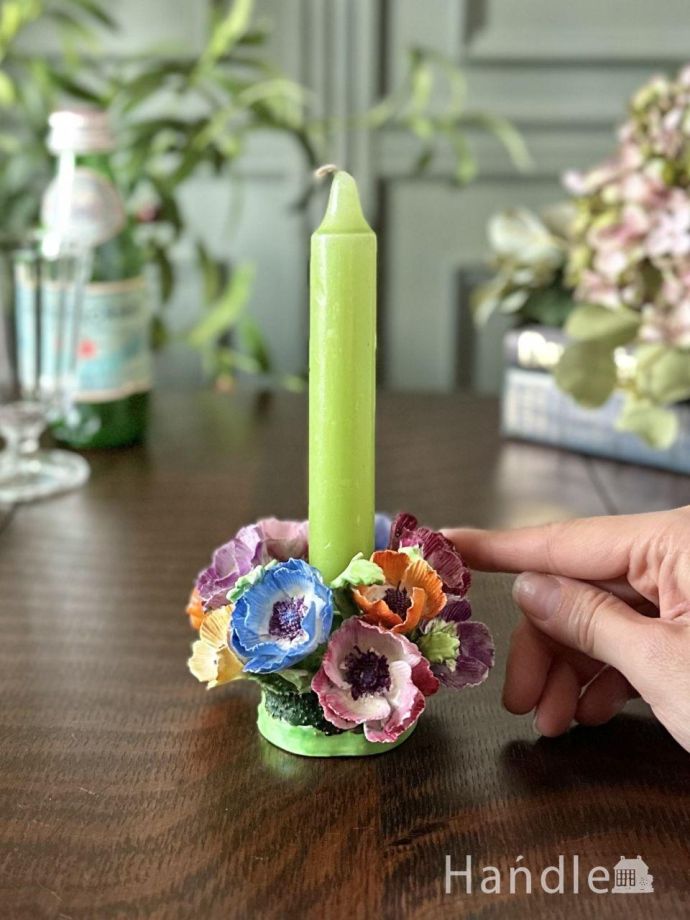 陶磁器のキャンドルスタンド