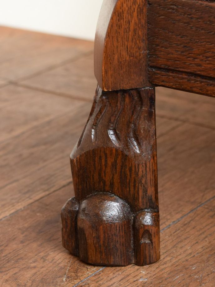 アンティークチェストの脚