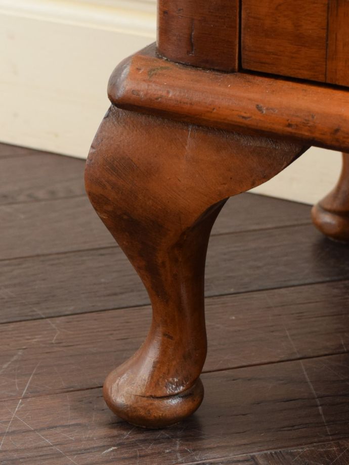 アンティーク家具の脚