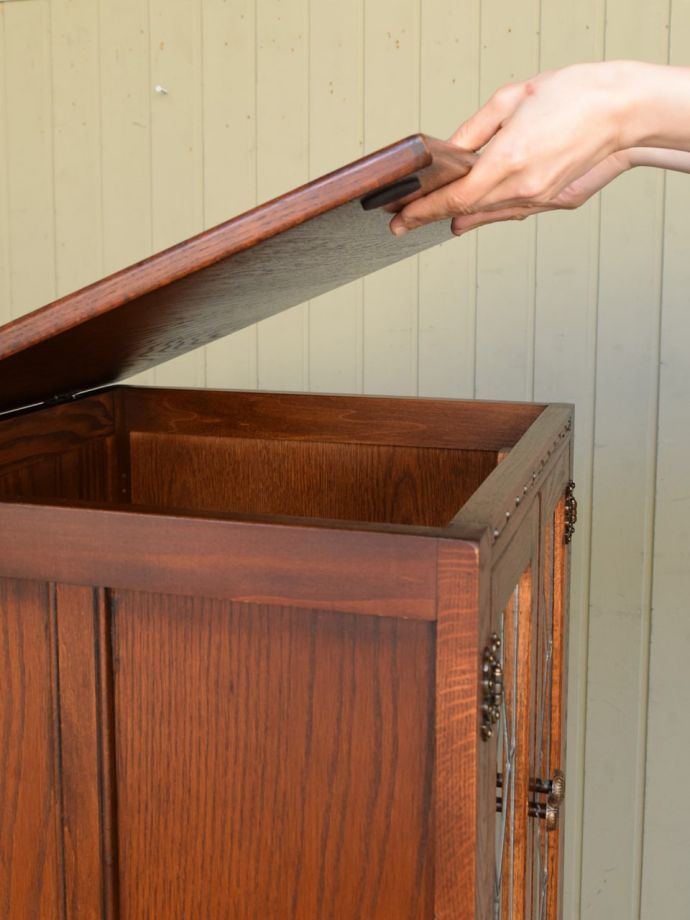 キャビネットの天板