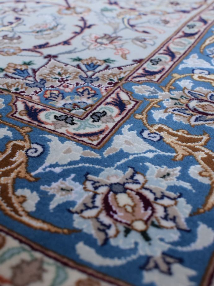 手結びされた芸術品