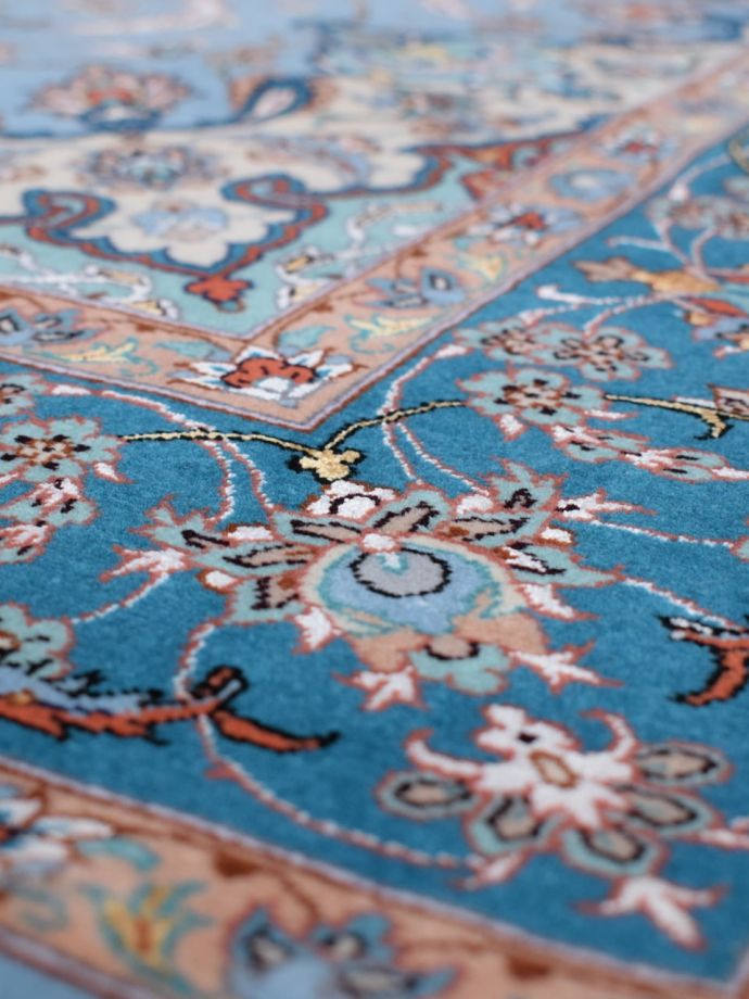 手結びされた芸術品