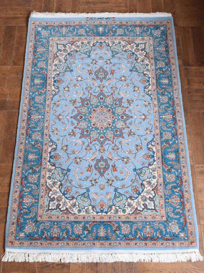 美しいペルシャ絨毯