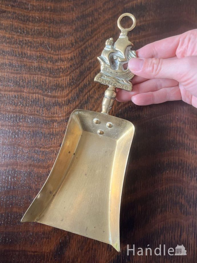 おしゃれな暖炉用スコップ