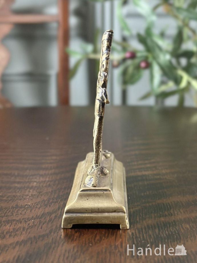 アンティークの真鍮オブジェ