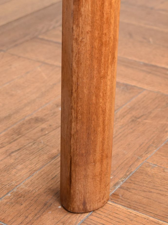 ヴィンテージ家具の脚