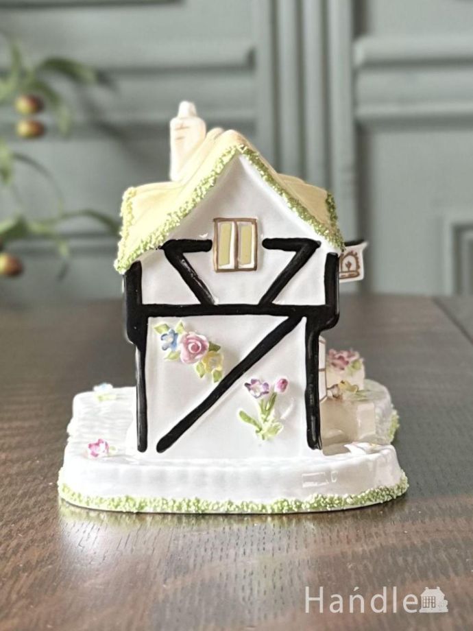 陶磁器で出来たお家