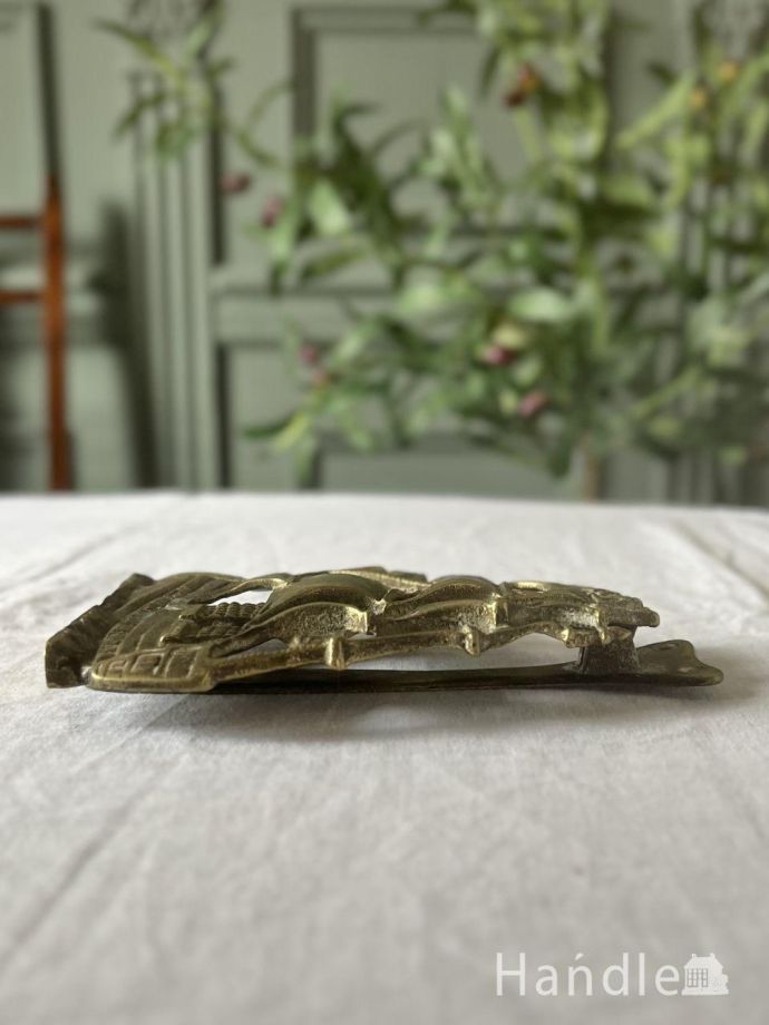 アンティークの真鍮オブジェ