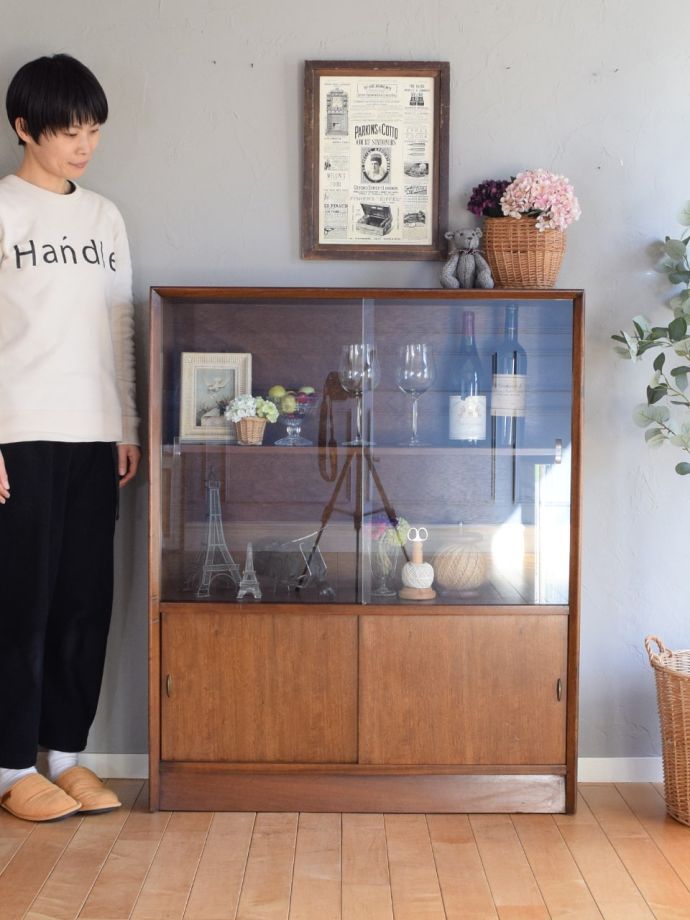 北欧スタイルのビンテージキャビネット