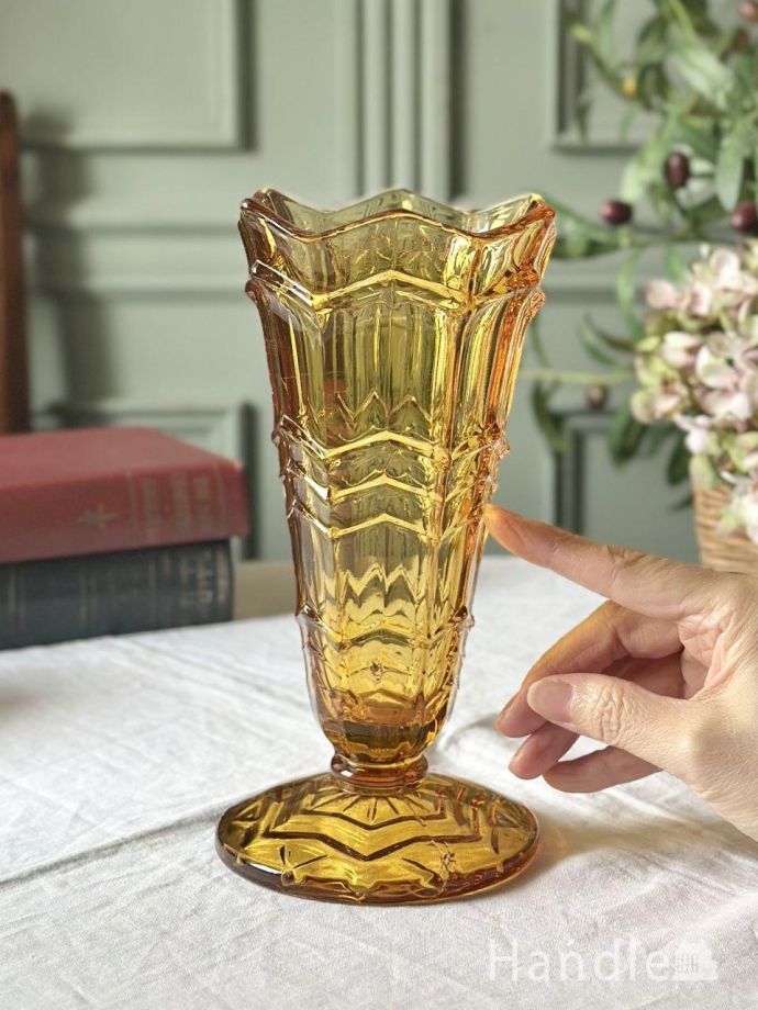 アンティークガラスの花器の大きさ