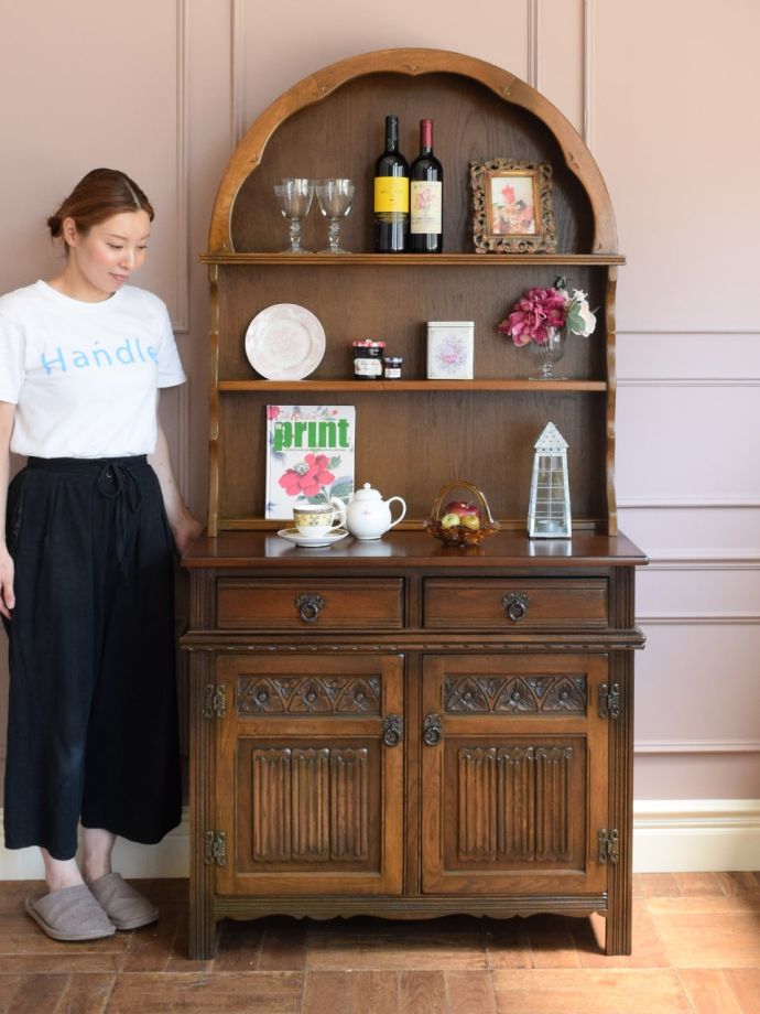 英国アンティークのおしゃれなキャビネット、オーク材のウェルッシュ