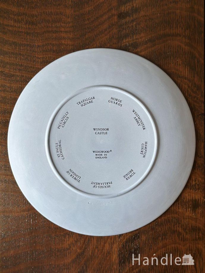 プレートの後ろ