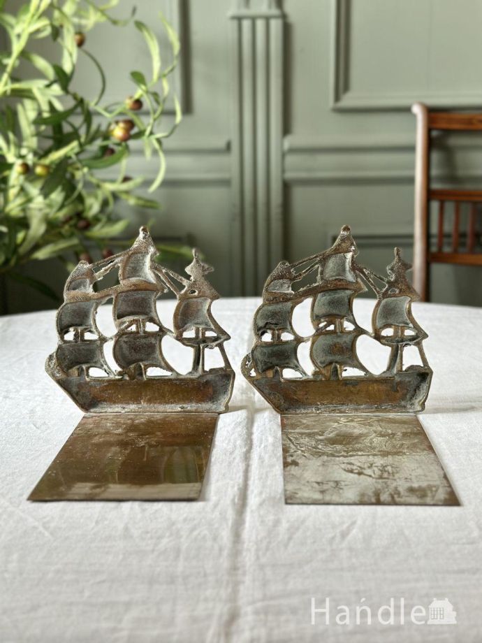 アンティークの真鍮ブックエンド