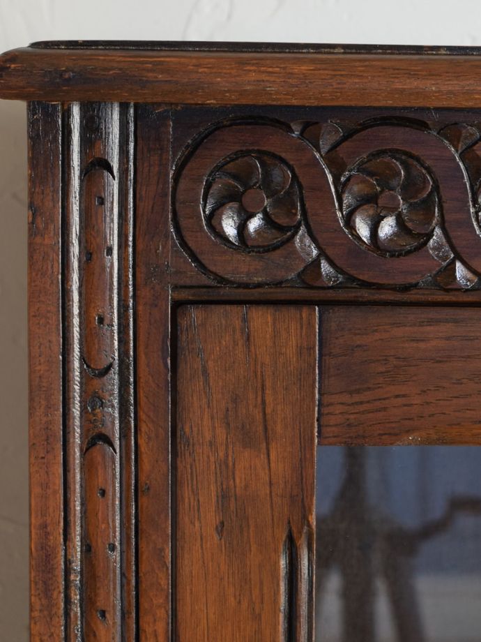 アンティークらしい彫